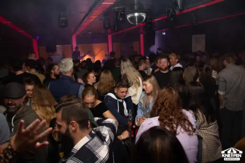 Foto 2 von 110